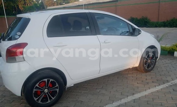 Nunua Ilio tumika Toyota Vitz White Gari ndani ya Blantyre nchini Malawi Nunua Ilio tumika Toyota Vitz White Gari ndani ya Blantyre nchini Malawi