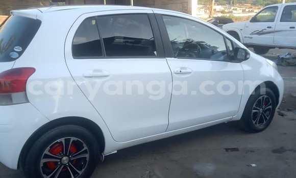 Nunua Ilio tumika Toyota Vitz White Gari ndani ya Blantyre nchini Malawi Nunua Ilio tumika Toyota Vitz White Gari ndani ya Blantyre nchini Malawi