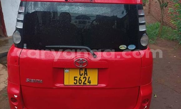 Acheter Occasion Voiture Toyota Sienta Rouge à Blantyre, Malawi Acheter Occasion Voiture Toyota Sienta Rouge à Blantyre, Malawi