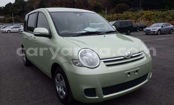 Buy Used Toyota Sienta Green Car in Blantyre in Malawi