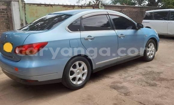 Buy Used Nissan Bluebird Blue Car in Blantyre in Malawi