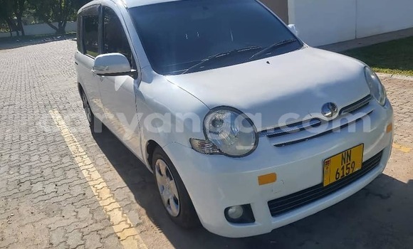 Buy Used Toyota Sienta White Car in Blantyre in Malawi Buy Used Toyota Sienta White Car in Blantyre in Malawi