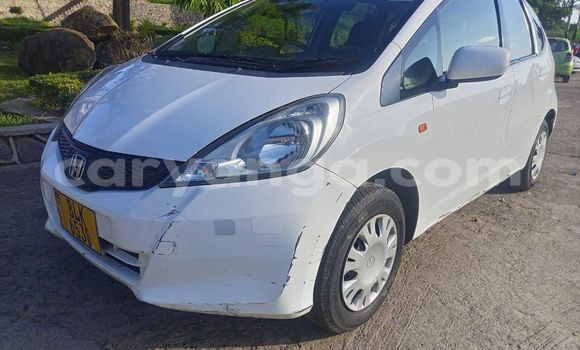 Buy Used Honda FIT White Car in Blantyre in Malawi Buy Used Honda FIT White Car in Blantyre in Malawi