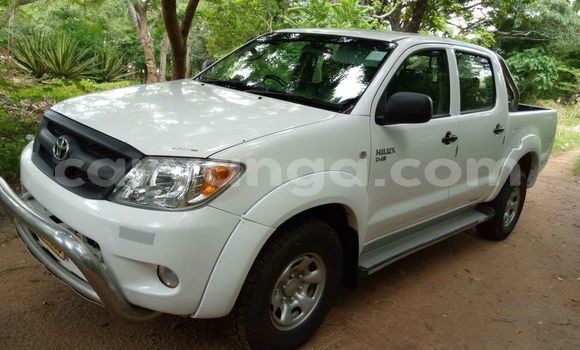 Nunua Ilio tumika Toyota Hilux White Gari ndani ya Blantyre nchini Malawi Nunua Ilio tumika Toyota Hilux White Gari ndani ya Blantyre nchini Malawi