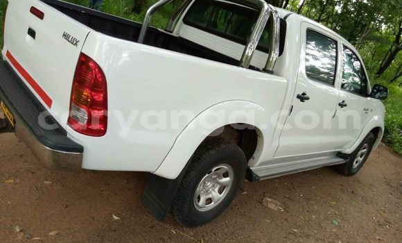 Nunua Ilio tumika Toyota Hilux White Gari ndani ya Blantyre nchini Malawi Nunua Ilio tumika Toyota Hilux White Gari ndani ya Blantyre nchini Malawi