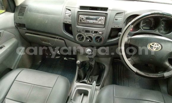 Nunua Ilio tumika Toyota Hilux White Gari ndani ya Blantyre nchini Malawi Nunua Ilio tumika Toyota Hilux White Gari ndani ya Blantyre nchini Malawi