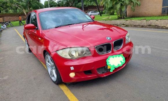 Acheter Occasion Voiture BMW 1-Series Rouge à Blantyre, Malawi Acheter Occasion Voiture BMW 1-Series Rouge à Blantyre, Malawi