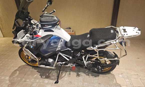 Nunua Ilio tumika BMW R1200GS Adventure Blue Bike ndani ya Blantyre nchini Malawi Nunua Ilio tumika BMW R1200GS Adventure Blue Bike ndani ya Blantyre nchini Malawi
