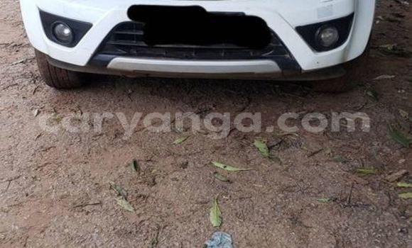 Buy Used Suzuki Vitara White Car in Lilongwe in Malawi