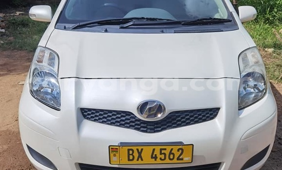Acheter Occasion Voiture Toyota Vitz Blanc à Blantyre, Malawi Acheter Occasion Voiture Toyota Vitz Blanc à Blantyre, Malawi