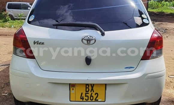 Acheter Occasion Voiture Toyota Vitz Blanc à Blantyre, Malawi Acheter Occasion Voiture Toyota Vitz Blanc à Blantyre, Malawi