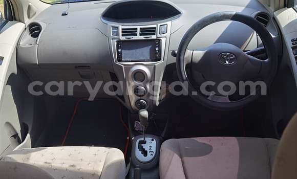 Acheter Occasion Voiture Toyota Vitz Blanc à Blantyre, Malawi Acheter Occasion Voiture Toyota Vitz Blanc à Blantyre, Malawi