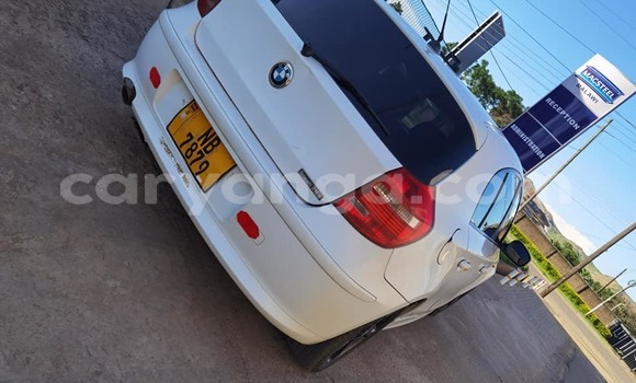 Acheter Occasion Voiture BMW 1-Series Blanc à Blantyre, Malawi Acheter Occasion Voiture BMW 1-Series Blanc à Blantyre, Malawi