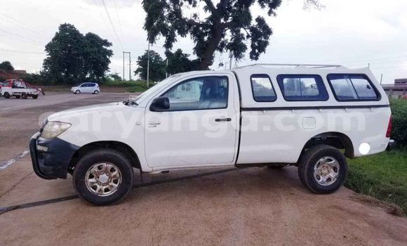 Buy Used Toyota Hilux White Car in Blantyre in Malawi Buy Used Toyota Hilux White Car in Blantyre in Malawi