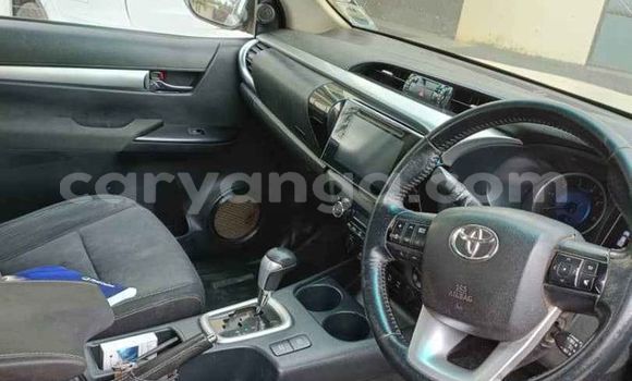 Nunua Ilio tumika Toyota Hilux Silver Gari ndani ya Blantyre nchini Malawi Nunua Ilio tumika Toyota Hilux Silver Gari ndani ya Blantyre nchini Malawi