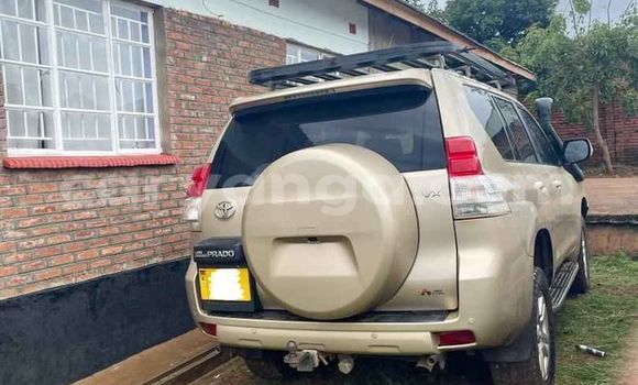 Nunua Ilio tumika Toyota Land Cruiser Brown Gari ndani ya Blantyre nchini Malawi Nunua Ilio tumika Toyota Land Cruiser Brown Gari ndani ya Blantyre nchini Malawi