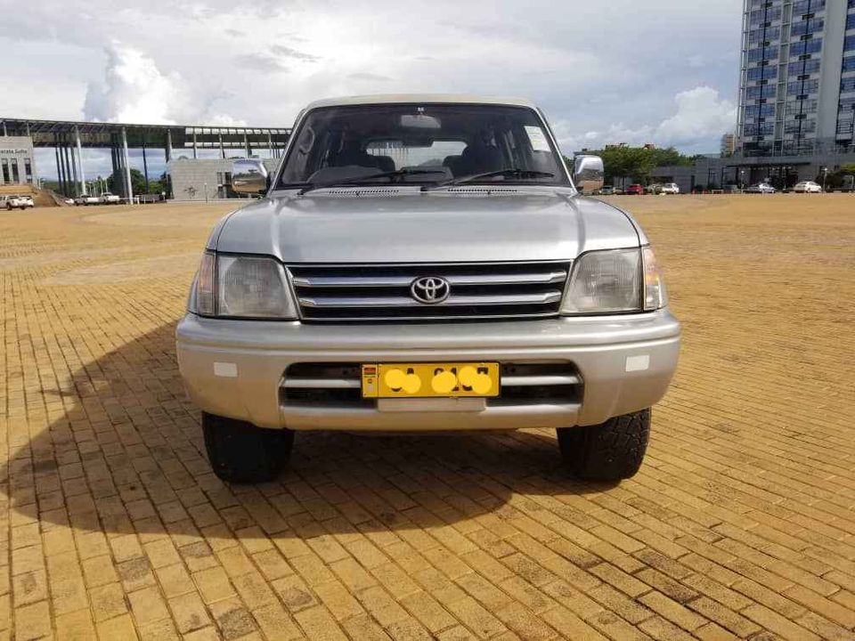 Buy used toyota land cruiser silver car in blantyre in malawi