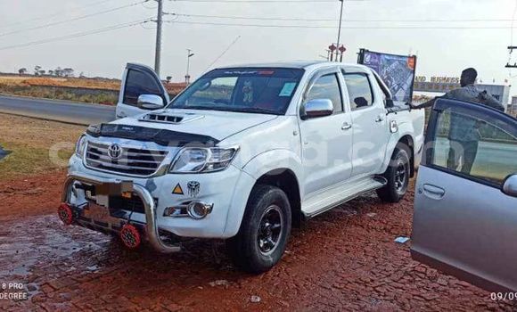 Nunua Ilio tumika Toyota Hilux White Gari ndani ya Blantyre nchini Malawi Nunua Ilio tumika Toyota Hilux White Gari ndani ya Blantyre nchini Malawi