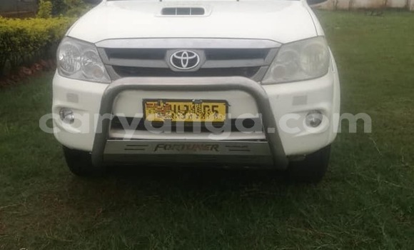 Nunua Ilio tumika Toyota Fortuner White Gari ndani ya Blantyre nchini Malawi Nunua Ilio tumika Toyota Fortuner White Gari ndani ya Blantyre nchini Malawi