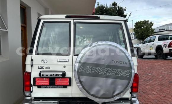 Nunua Ilio tumika Toyota Land Cruiser White Gari ndani ya Blantyre nchini Malawi Nunua Ilio tumika Toyota Land Cruiser White Gari ndani ya Blantyre nchini Malawi