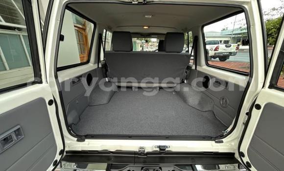 Nunua Ilio tumika Toyota Land Cruiser White Gari ndani ya Blantyre nchini Malawi Nunua Ilio tumika Toyota Land Cruiser White Gari ndani ya Blantyre nchini Malawi