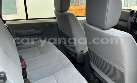 Nunua Ilio tumika Toyota Land Cruiser White Gari ndani ya Blantyre nchini Malawi Nunua Ilio tumika Toyota Land Cruiser White Gari ndani ya Blantyre nchini Malawi