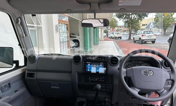 Nunua Ilio tumika Toyota Land Cruiser White Gari ndani ya Blantyre nchini Malawi Nunua Ilio tumika Toyota Land Cruiser White Gari ndani ya Blantyre nchini Malawi