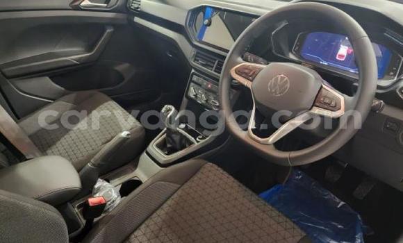 Nunua Ilio tumika Volkswagen T-Roc Blue Gari ndani ya Blantyre nchini Malawi Nunua Ilio tumika Volkswagen T-Roc Blue Gari ndani ya Blantyre nchini Malawi