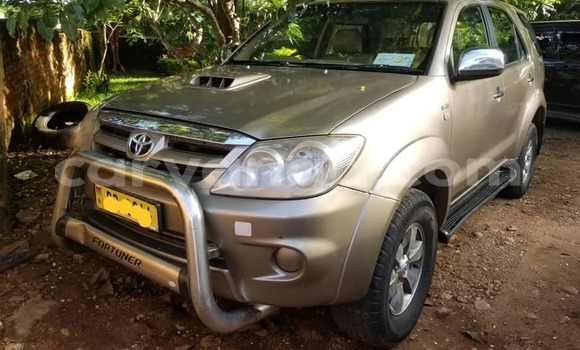 Nunua Ilio tumika Toyota Fortuner Brown Gari ndani ya Blantyre nchini Malawi Nunua Ilio tumika Toyota Fortuner Brown Gari ndani ya Blantyre nchini Malawi