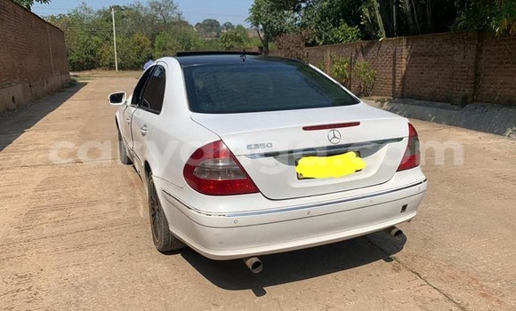 Nunua Ilio tumika Mercedes‒Benz E–Class White Gari ndani ya Blantyre nchini Malawi Nunua Ilio tumika Mercedes‒Benz E–Class White Gari ndani ya Blantyre nchini Malawi