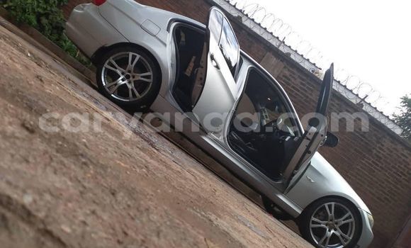 Acheter Occasion Voiture BMW 3–Series Gris à Lilongwe, Malawi Acheter Occasion Voiture BMW 3–Series Gris à Lilongwe, Malawi