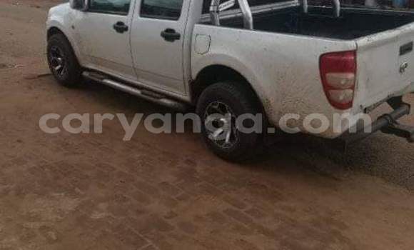 Acheter Occasion Voiture Toyota Hilux Blanc à Blantyre, Malawi Acheter Occasion Voiture Toyota Hilux Blanc à Blantyre, Malawi