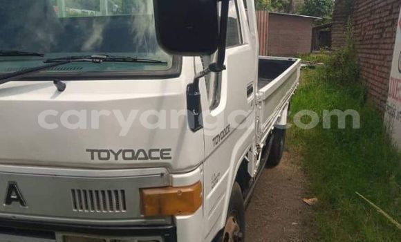 Nunua Ilio tumika Toyota Dyna White Gari ndani ya Blantyre nchini Malawi Nunua Ilio tumika Toyota Dyna White Gari ndani ya Blantyre nchini Malawi