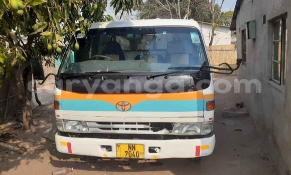 Acheter Occasion Voiture Toyota Dyna Blanc à Blantyre, Malawi Acheter Occasion Voiture Toyota Dyna Blanc à Blantyre, Malawi