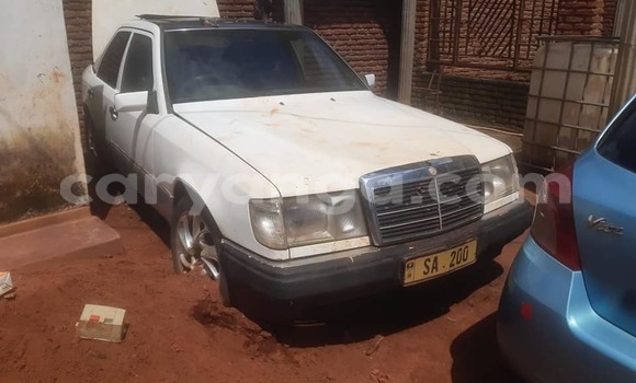 Acheter Occasion Voiture Mercedes‒Benz E–Class Blanc à Lilongwe, Malawi Acheter Occasion Voiture Mercedes‒Benz E–Class Blanc à Lilongwe, Malawi