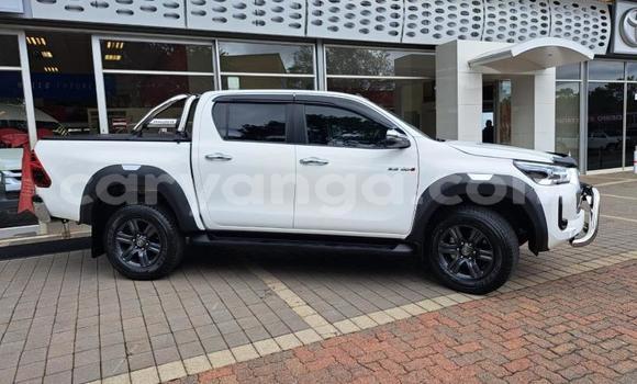 Nunua Ilio tumika Toyota Hilux White Gari ndani ya Blantyre nchini Malawi Nunua Ilio tumika Toyota Hilux White Gari ndani ya Blantyre nchini Malawi