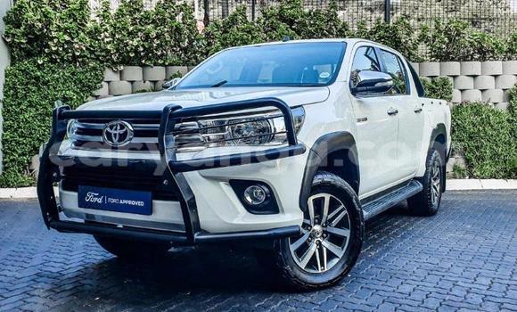 Nunua Ilio tumika Toyota Hilux White Gari ndani ya Blantyre nchini Malawi Nunua Ilio tumika Toyota Hilux White Gari ndani ya Blantyre nchini Malawi