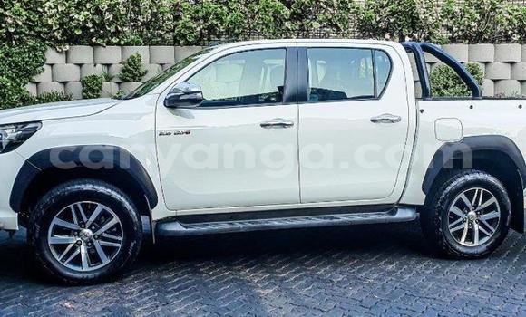 Nunua Ilio tumika Toyota Hilux White Gari ndani ya Blantyre nchini Malawi Nunua Ilio tumika Toyota Hilux White Gari ndani ya Blantyre nchini Malawi