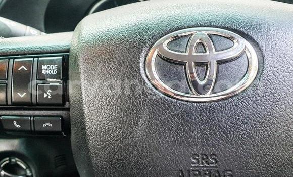 Nunua Ilio tumika Toyota Hilux White Gari ndani ya Blantyre nchini Malawi Nunua Ilio tumika Toyota Hilux White Gari ndani ya Blantyre nchini Malawi