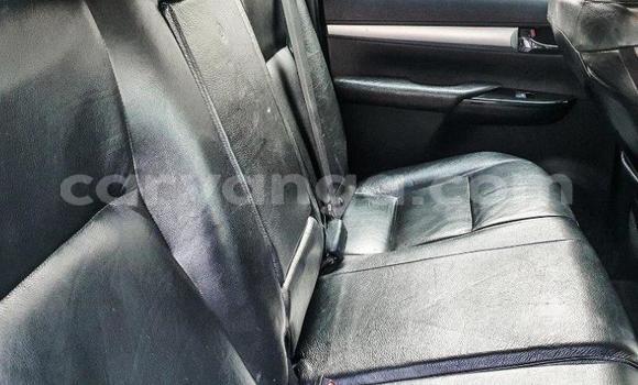 Nunua Ilio tumika Toyota Hilux White Gari ndani ya Blantyre nchini Malawi Nunua Ilio tumika Toyota Hilux White Gari ndani ya Blantyre nchini Malawi