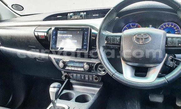 Nunua Ilio tumika Toyota Hilux White Gari ndani ya Blantyre nchini Malawi Nunua Ilio tumika Toyota Hilux White Gari ndani ya Blantyre nchini Malawi