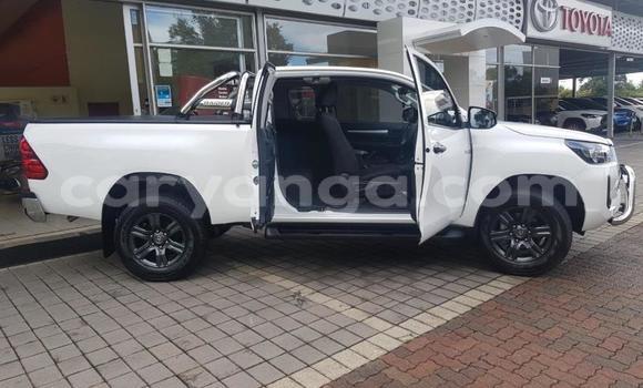 Nunua Ilio tumika Toyota Hilux White Gari ndani ya Blantyre nchini Malawi Nunua Ilio tumika Toyota Hilux White Gari ndani ya Blantyre nchini Malawi