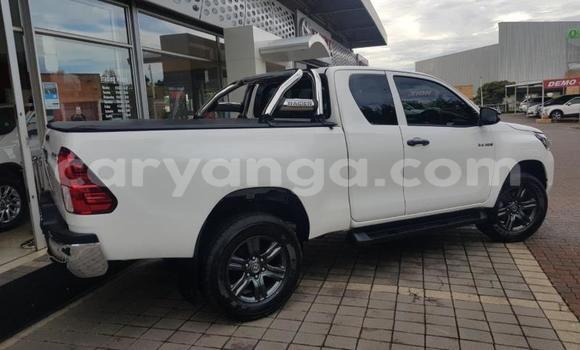 Nunua Ilio tumika Toyota Hilux White Gari ndani ya Blantyre nchini Malawi Nunua Ilio tumika Toyota Hilux White Gari ndani ya Blantyre nchini Malawi