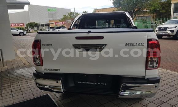 Nunua Ilio tumika Toyota Hilux White Gari ndani ya Blantyre nchini Malawi Nunua Ilio tumika Toyota Hilux White Gari ndani ya Blantyre nchini Malawi