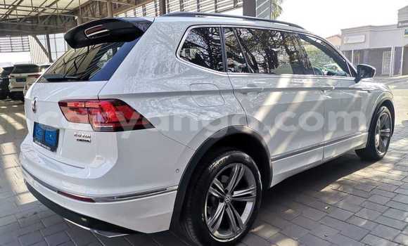 Nunua Ilio tumika Volkswagen Tiguan White Gari ndani ya Blantyre nchini Malawi Nunua Ilio tumika Volkswagen Tiguan White Gari ndani ya Blantyre nchini Malawi