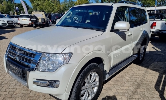 Nunua Ilio tumika Mitsubishi Pajero White Gari ndani ya Blantyre nchini Malawi Nunua Ilio tumika Mitsubishi Pajero White Gari ndani ya Blantyre nchini Malawi