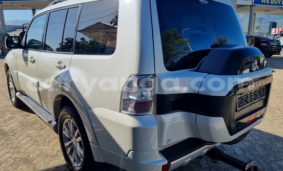 Nunua Ilio tumika Mitsubishi Pajero White Gari ndani ya Blantyre nchini Malawi Nunua Ilio tumika Mitsubishi Pajero White Gari ndani ya Blantyre nchini Malawi