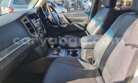 Nunua Ilio tumika Mitsubishi Pajero White Gari ndani ya Blantyre nchini Malawi Nunua Ilio tumika Mitsubishi Pajero White Gari ndani ya Blantyre nchini Malawi