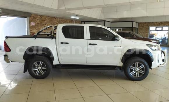 Nunua Ilio tumika Toyota Hilux White Gari ndani ya Blantyre nchini Malawi Nunua Ilio tumika Toyota Hilux White Gari ndani ya Blantyre nchini Malawi
