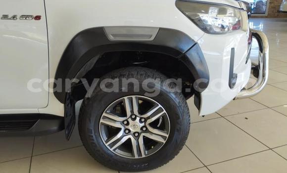 Nunua Ilio tumika Toyota Hilux White Gari ndani ya Blantyre nchini Malawi Nunua Ilio tumika Toyota Hilux White Gari ndani ya Blantyre nchini Malawi